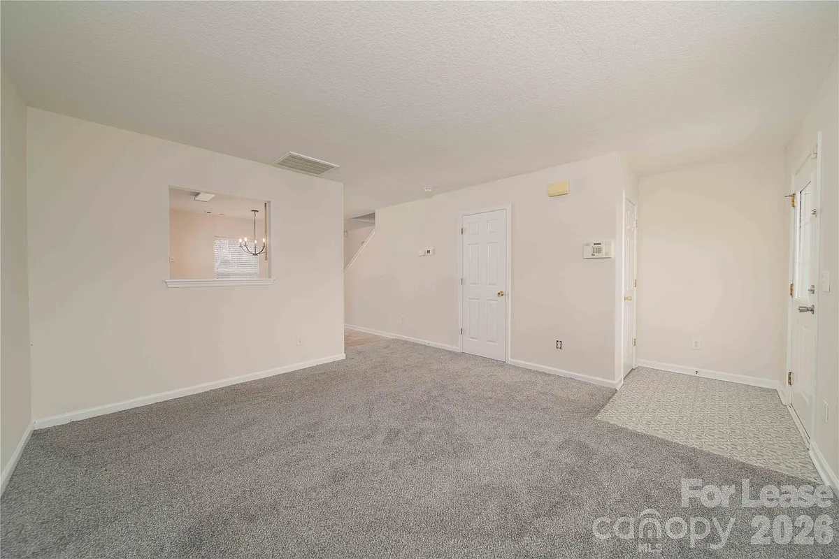 Building Photo - 2116 Sebastiani Dr