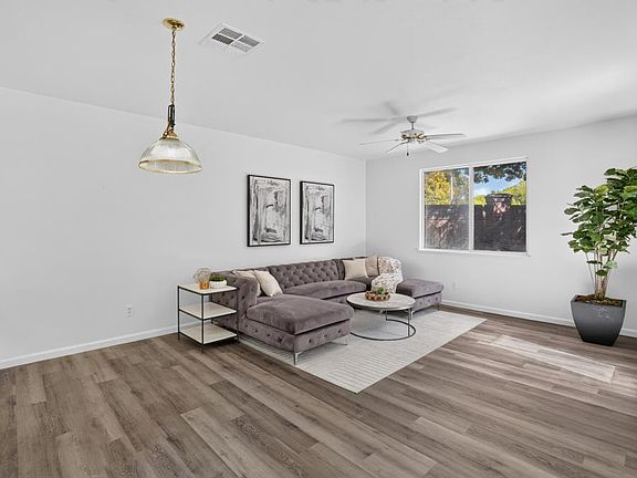 4th image of 3033 English Oak Cir