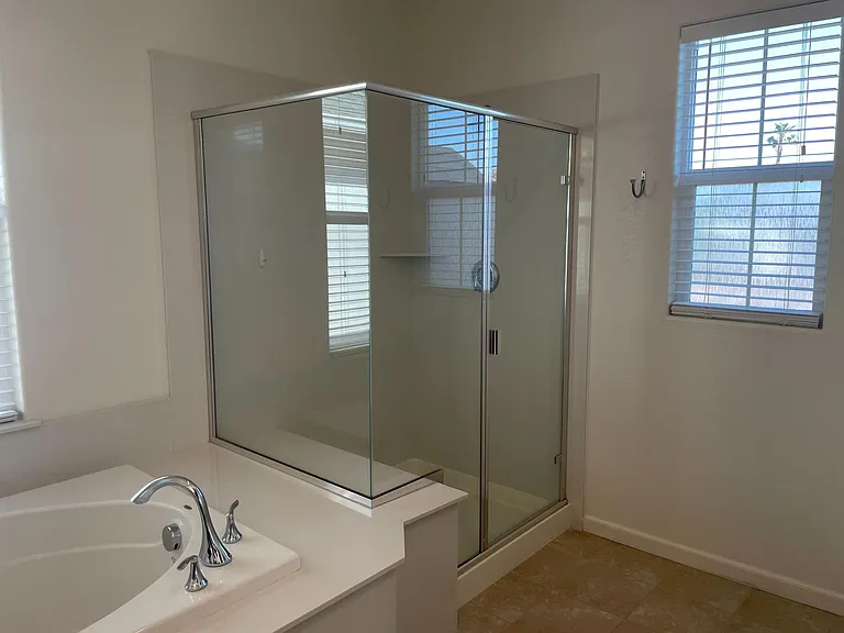 5838 Flora Cmn — Photo 3