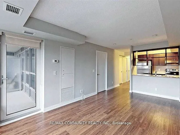 181 Village Green Sq #715 — Photo 11
