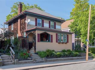 8 Bliss Rd, Newport, RI 02840