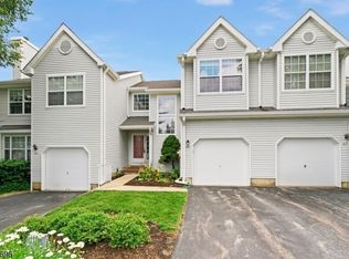 45 Weatherhill Rd, Hamburg, NJ 07419