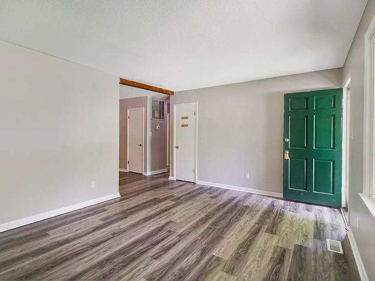 518 Brynn Marr Rd — Photo 3