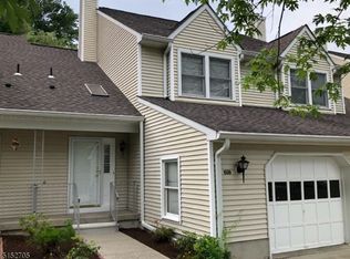 618 Colby Ct, Hackettstown, NJ 07840