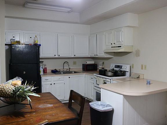 4th image of 858 Fairview Dr