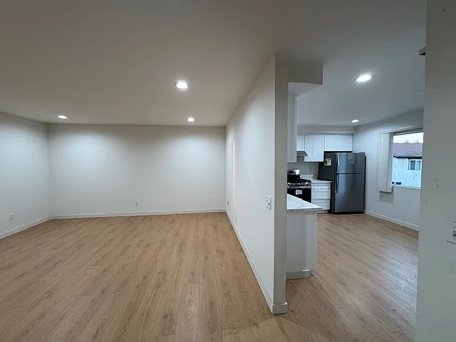 4169 Walnut Grove Ave — Photo 3
