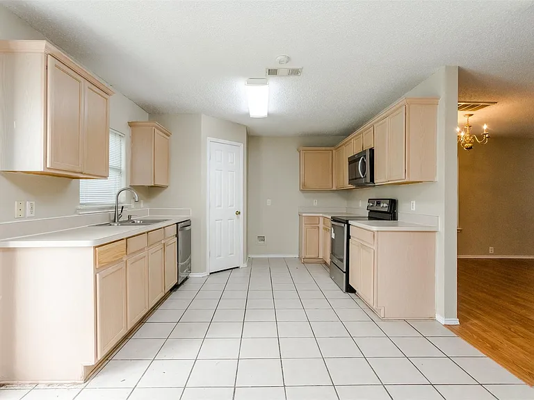 1308 Dundee Dr — Photo 18