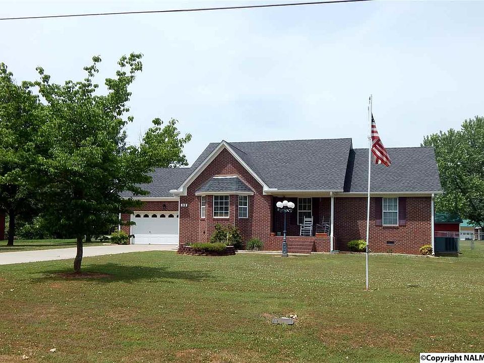 1st image of 140 Simmons Cir