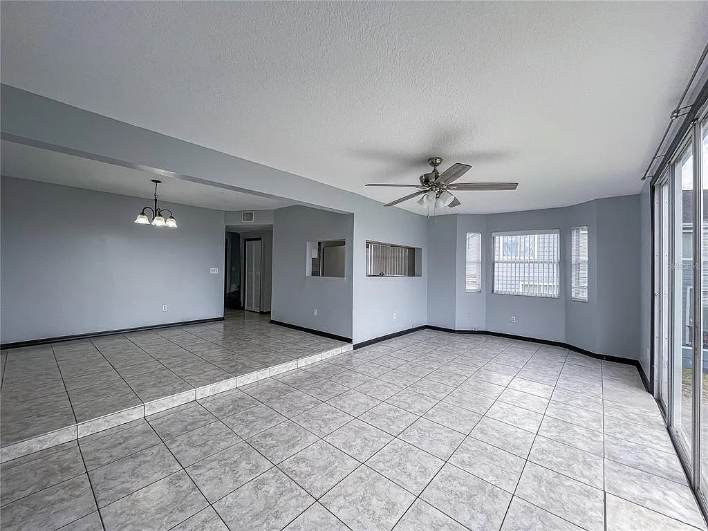 3 bed, 2.0 bath, 1500 sqft, $1,900 — Photo 3
