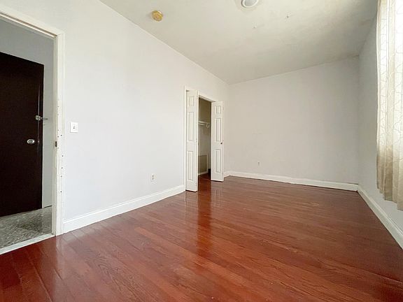 5th image of 1427 W Flora St #3F
