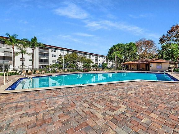 4th image of 1200 SW 124th Ter APT 106O