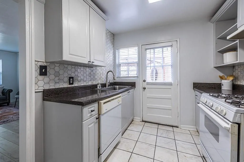 Building Photo - 417 Willow Ln #6
