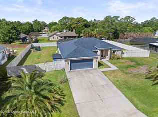 210 Pelican Dr NE, Palm Bay, FL 32907