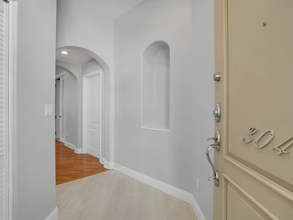 1st image of 11961 Montana Ave APT 304
