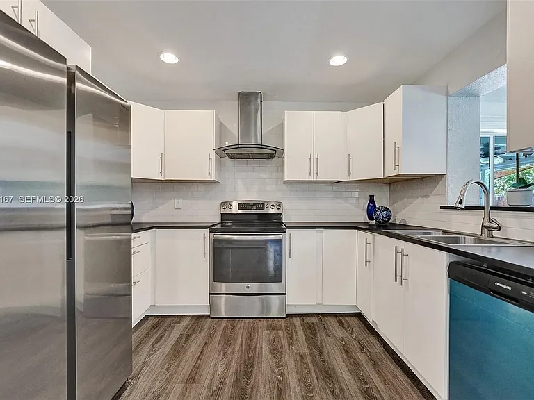 3730 SW 47th Ct — Photo 30