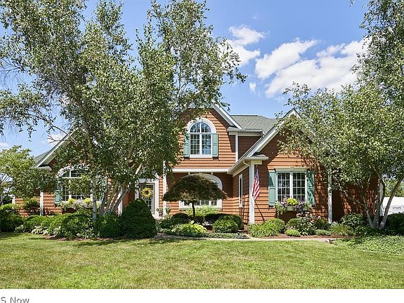 2nd image of 3563 Bay Hill Dr