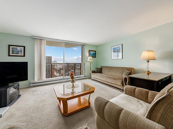 2nd image of 6007 N Sheridan Rd APT 17G