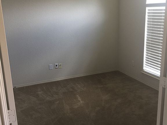 2nd image of 1622 Sequoia Dr