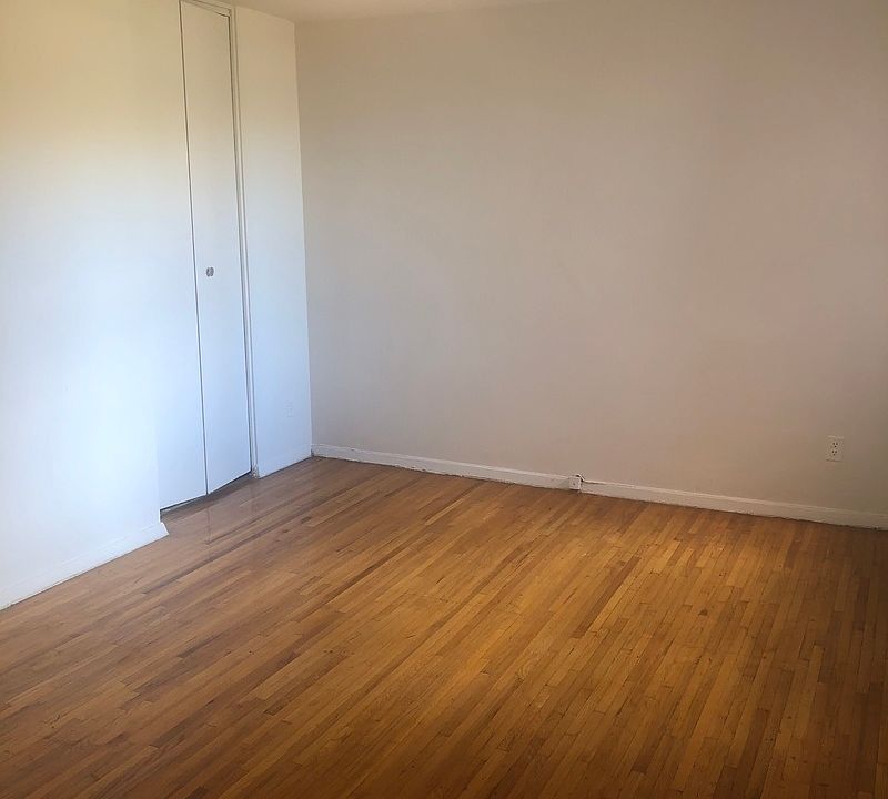 2nd image of 415 Stratford Rd #17