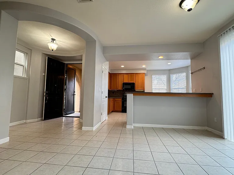 2451 Hanson Dr — Photo 8