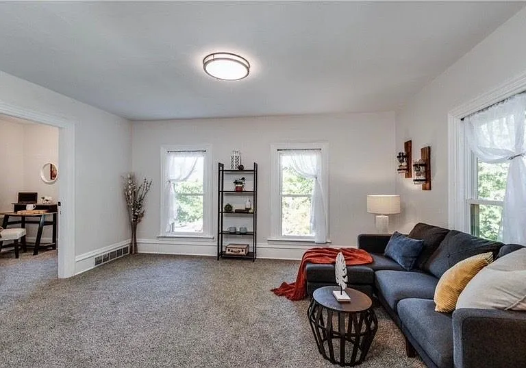 525 W South St #2 — Photo 2
