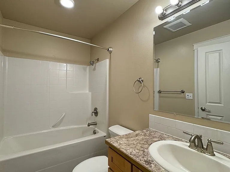 2225 N Airport Rd — Photo 22