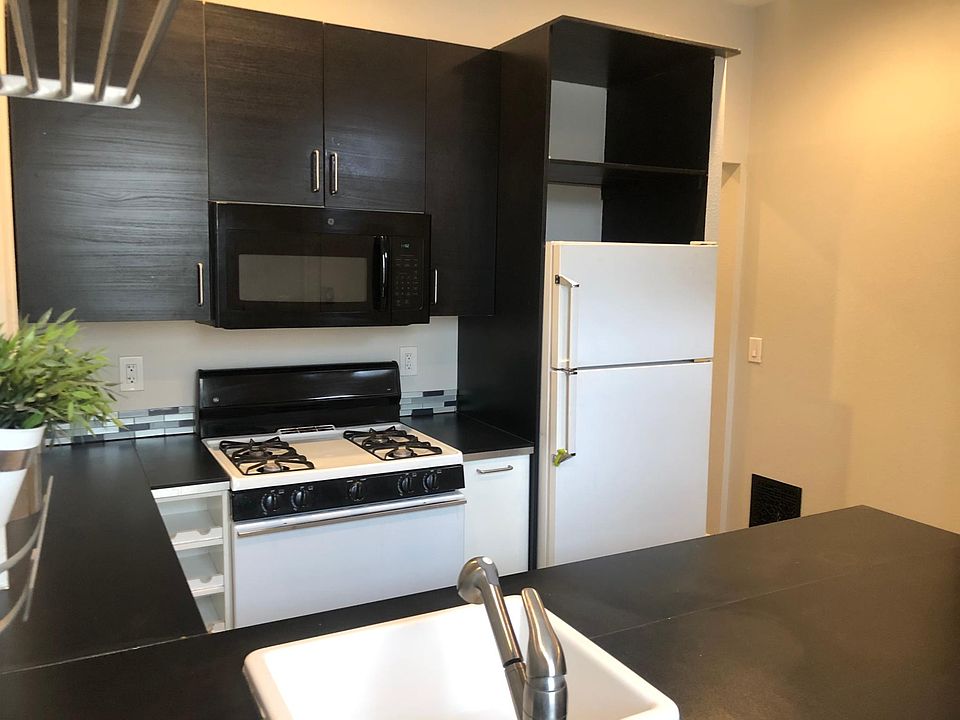 Kitchen (Gas Range)