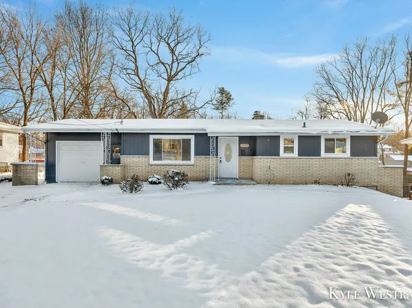 2823 Crestview Ave, Kalamazoo, MI 49006