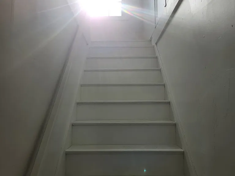 640 Howard St — Photo 12