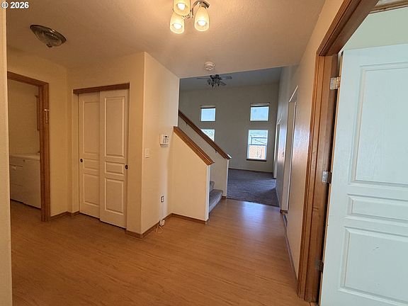2nd image of 187 NE 11th Pl