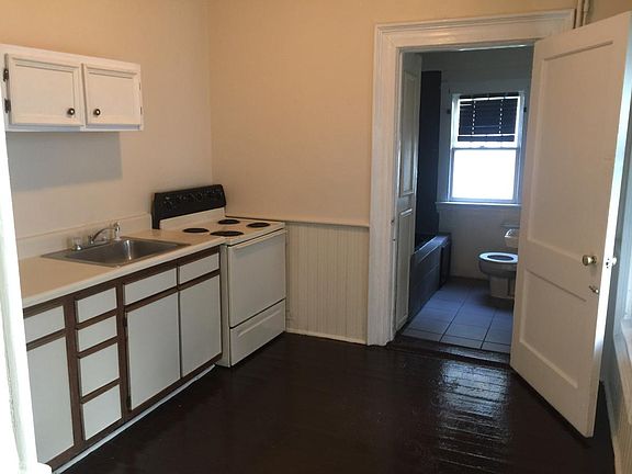 4th image of 321 Dale Ave SE #B