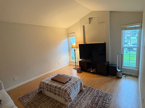 5th image of 1245 Kelly Park Cir