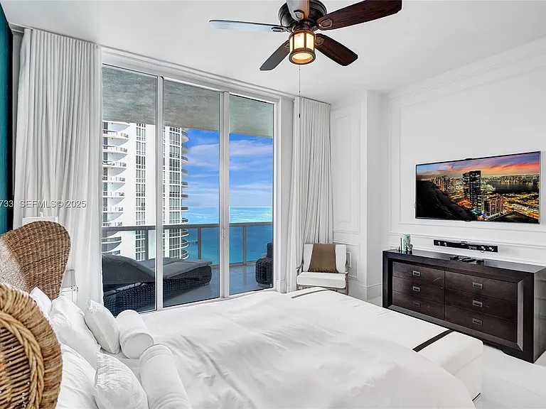 15811 Collins Ave #3302 — Photo 26