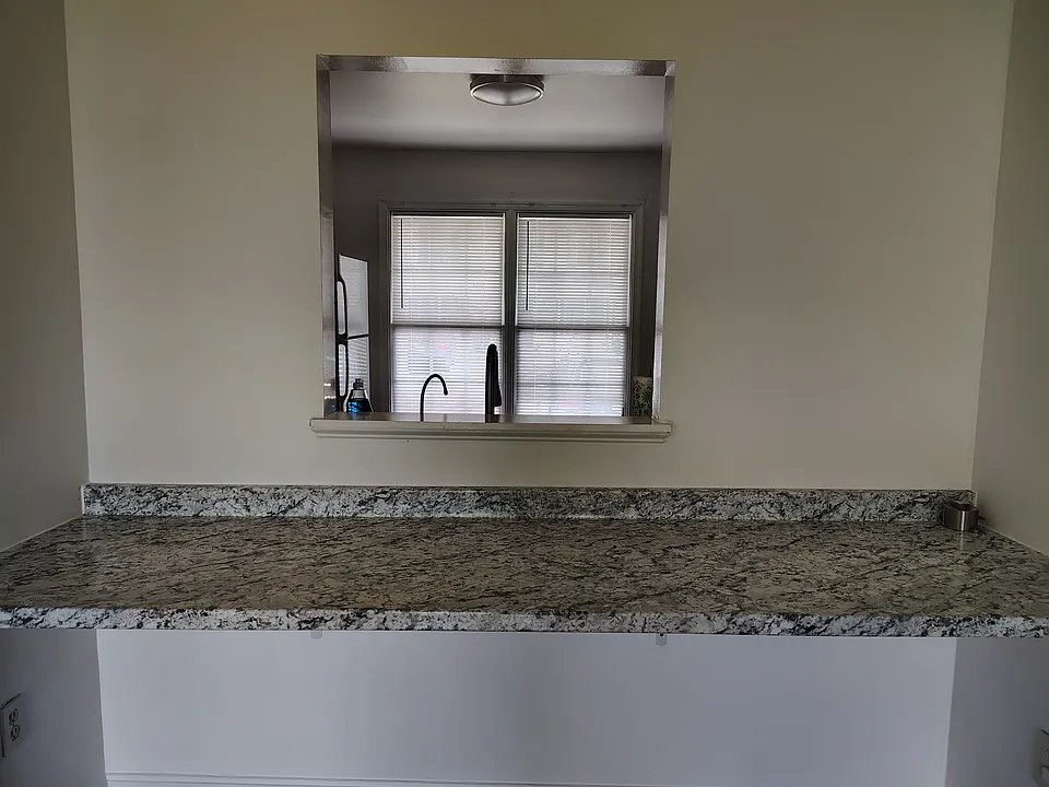 1256 Commercial Ct #1