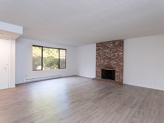 5th image of 14525 NE 6th Pl Unit 1