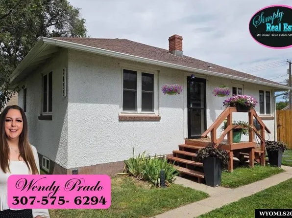 2433 E B St, Torrington, WY 82240