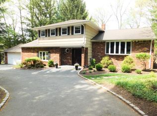 41 E Greenbrook Rd, North Caldwell, NJ 07006