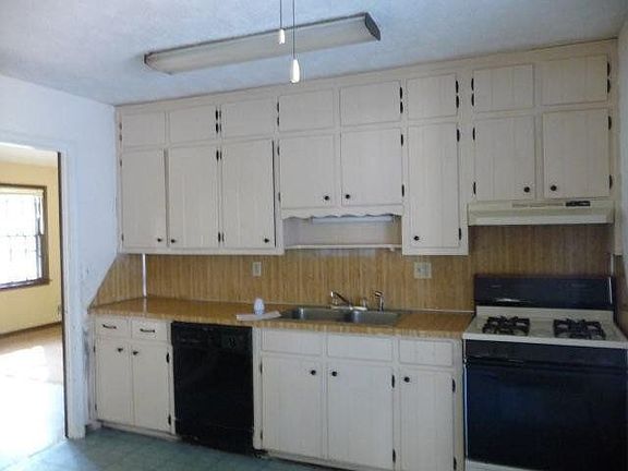 2nd image of 1793 La Mancha Dr