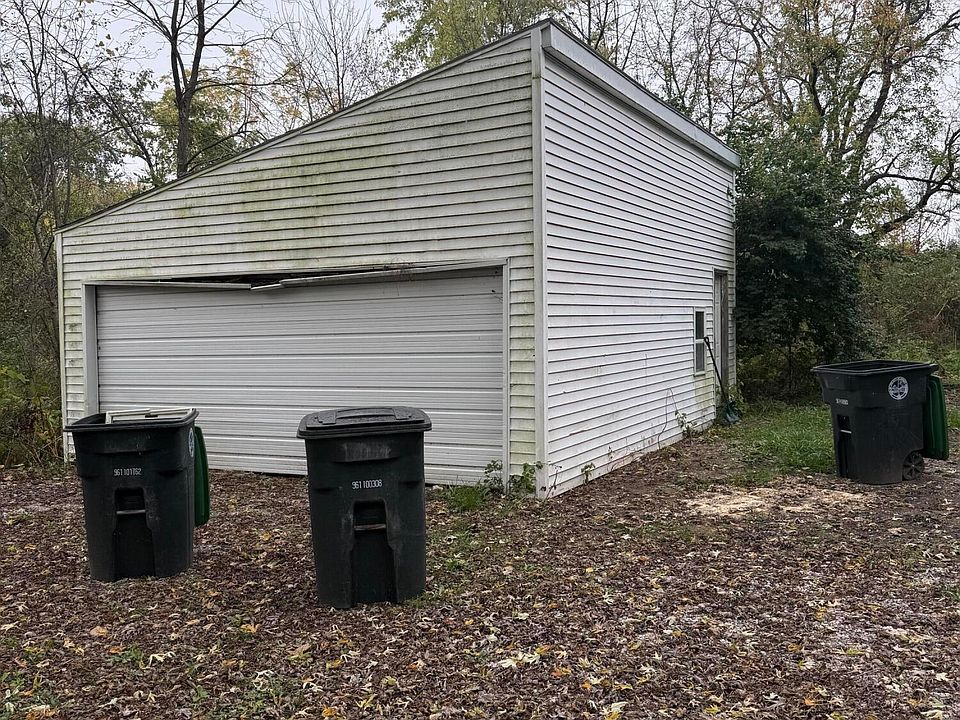 2nd image of 7237 Grand Blvd