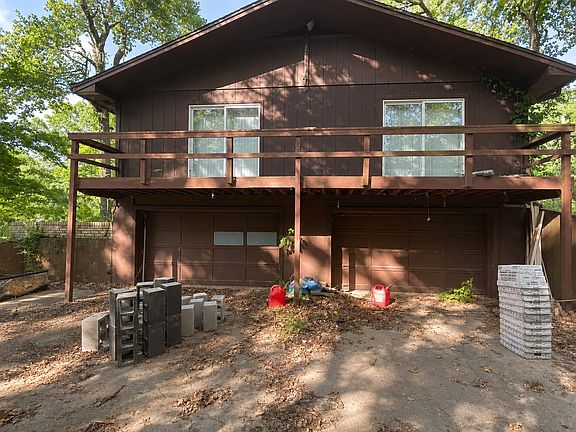4th image of 105 Elaine Dr