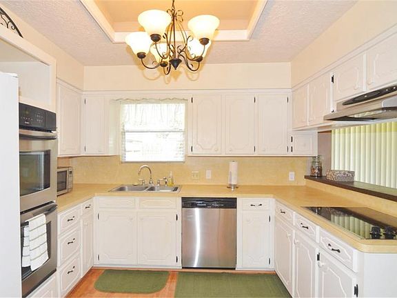 5th image of 405 Temperance Ln