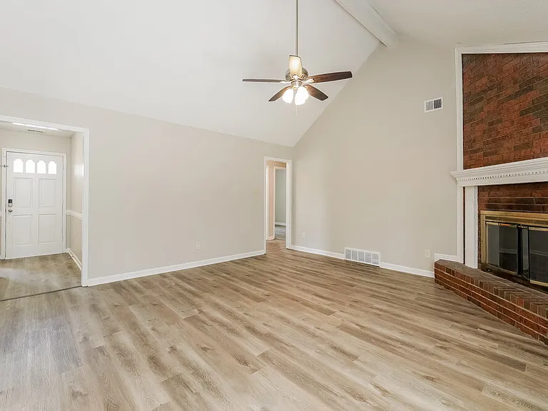 488 Mysen Dr — Photo 5