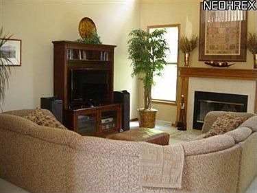 4th image of 16087 Heatherwood Ct