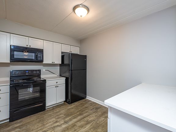 5th image of 484 N Addison Ave APT 101E