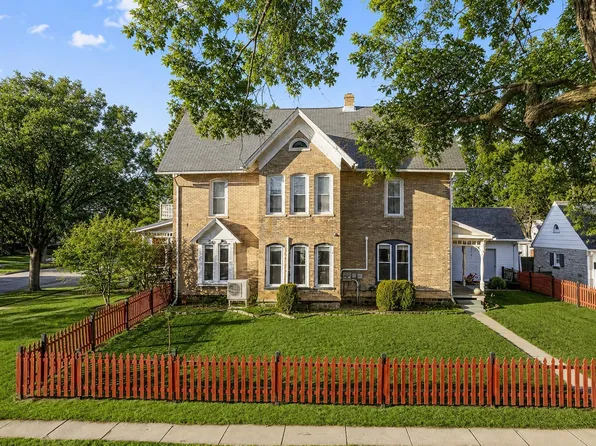 121 S Wisconsin St, Elkhorn, WI 53121