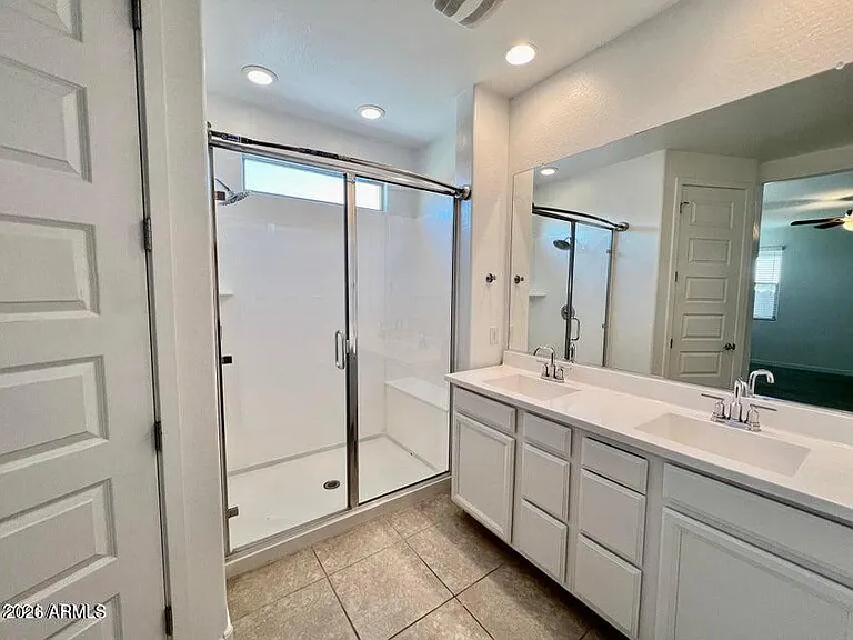 3808 S 65th Ave — Photo 9