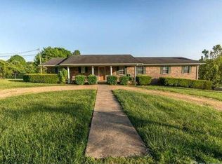 101 Livesay Cir, Rogersville, TN 37857