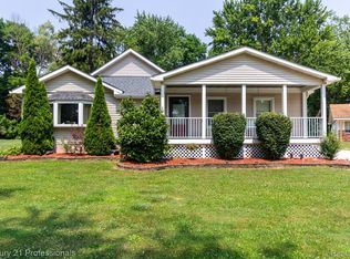 167 Glanworth St, Lake Orion, MI 48362