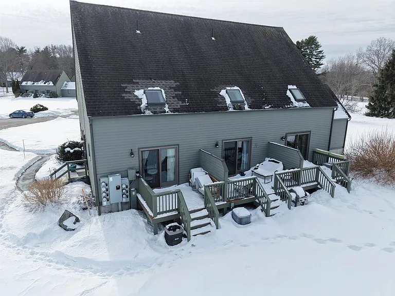 35 Montrose Dr — Photo 19
