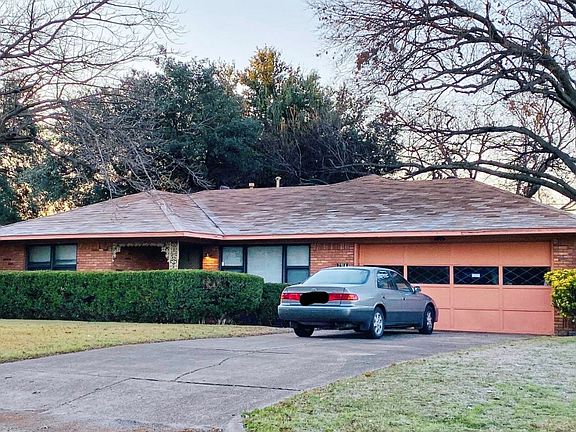 2nd image of 2914 Lavita Ln